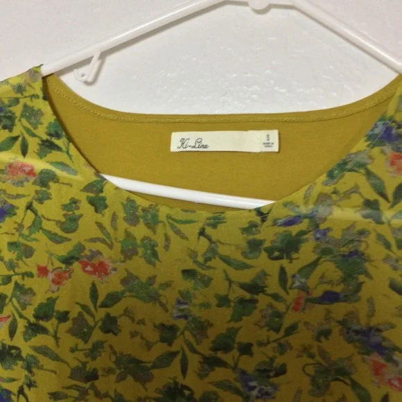 Hi-Line Floral Print Top Olive Green Short Sleeve Casual Top Size S (299) - Picture 4 of 10